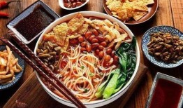 网红螺蛳粉店被爆料视频,卫生问题引发热议